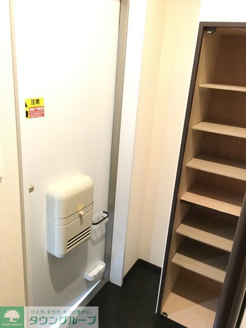 玄関　下駄箱、玄関