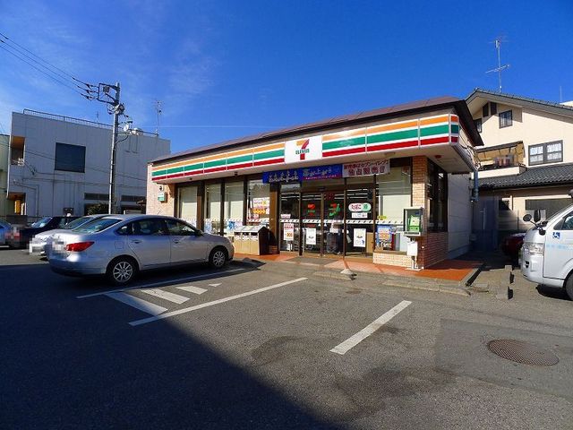 コンビニ　セブンイレブン館林城町店（コンビニ）まで1200m