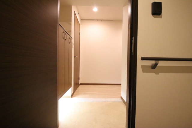 玄関　※別室の参考写真の為、現況優先です。