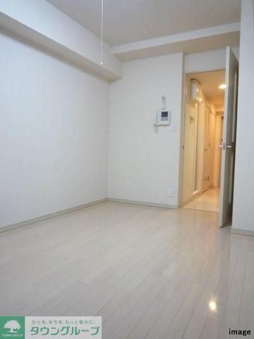 居室・リビング　明るい洋室