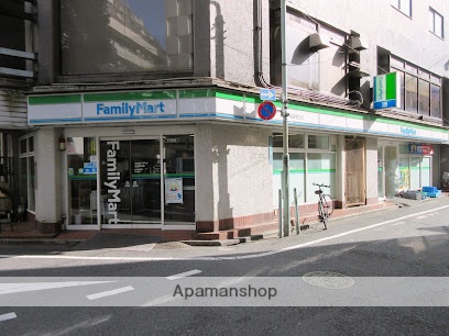 コンビニ　ファミリーマート池袋東口店（コンビニ）まで62m