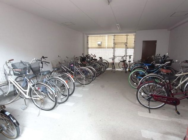 駐車場　自転車置き場