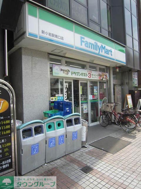 コンビニ　ファミリーマート（コンビニ）まで500m