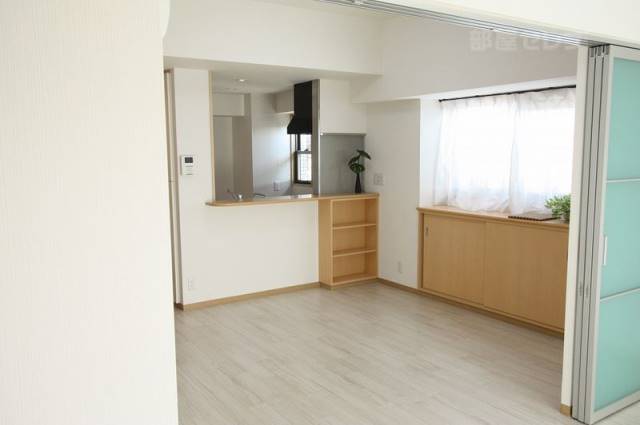 居室・リビング　写真は角部屋の画像です
