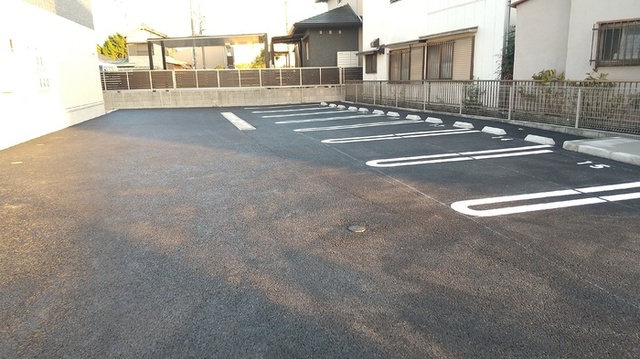 駐車場　駐車場