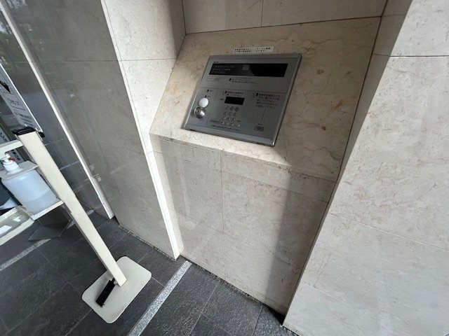 エントランス　定期借家です