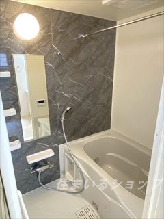 バス・シャワールーム　追い焚き・浴室暖房乾燥機あり