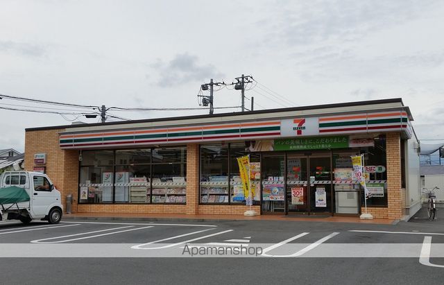 コンビニ　セブンイレブン（コンビニ）まで653m