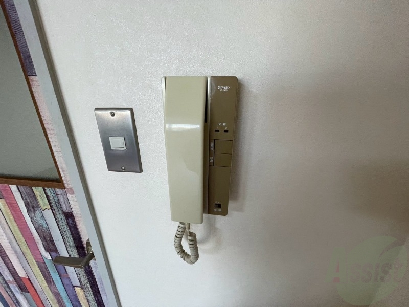 セキュリティ　インターホンです。オートロック付きで安心のマンションです。