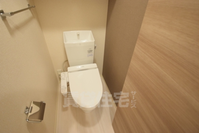 地下鉄御堂筋線 北花田駅 徒歩4分 3階建 築9年のトイレ写真