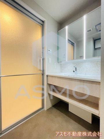洗面設備　同マンション別部屋　参考写真