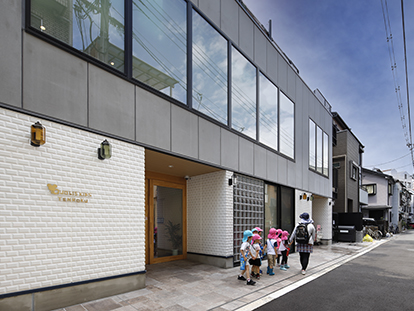 幼稚園・保育園　クオリスキッズ谷六保育園（幼稚園・保育園）まで306m