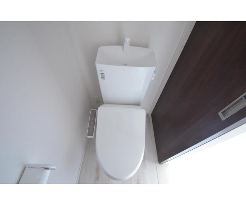 トイレ　落ち着いた色調のトイレです♪