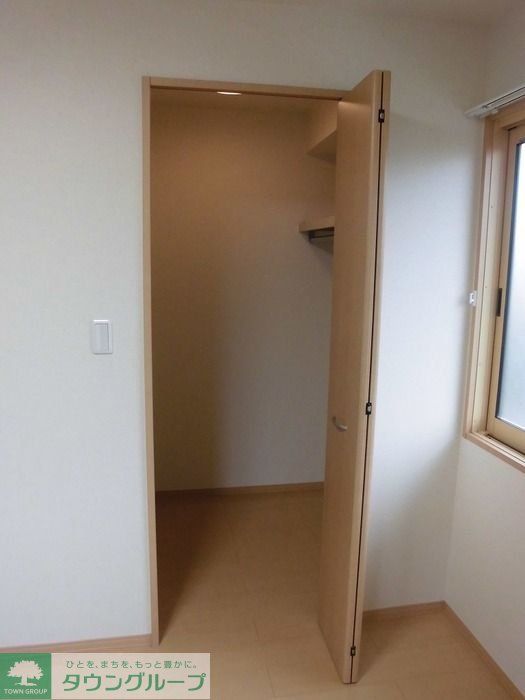 ロイヤルヒルズ春日 ABCDの内装写真
