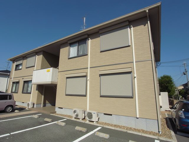 近鉄奈良線 大和西大寺駅 バス乗車時間：12分 最寄りバス停で下車 徒歩1分 築18年