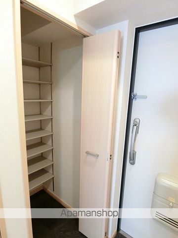 京王競馬場線 東府中駅 徒歩15分 6階建 築14年の玄関写真