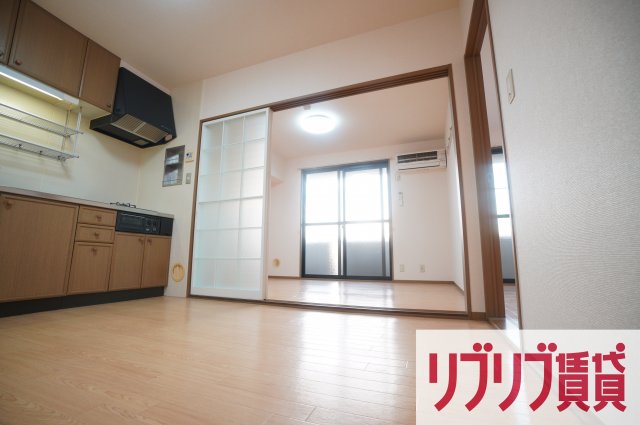 ＪＲ内房線 浜野駅 徒歩12分 3階建 築29年の居間写真