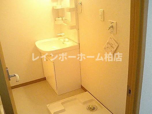 洗面設備　独立洗面台です