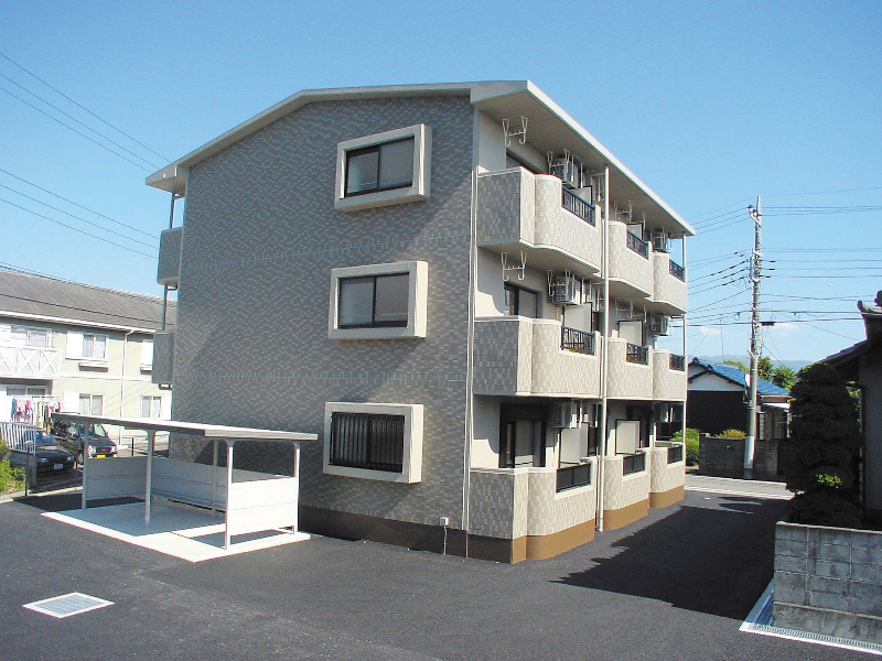 駿東郡長泉町下土狩のマンションの建物外観