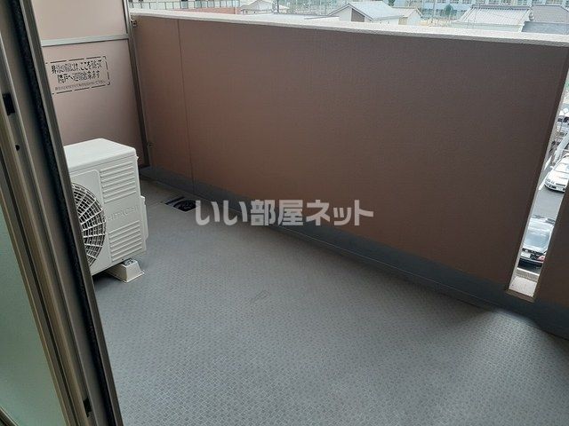 【大和高田市大中東町のマンションのバルコニー】