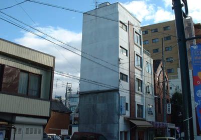 岡崎市連尺通のマンションの建物外観