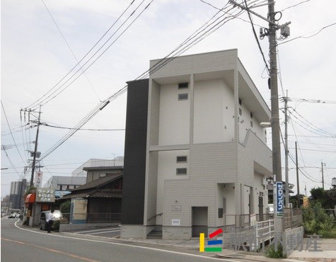 鳥栖市松原町のアパートの建物外観