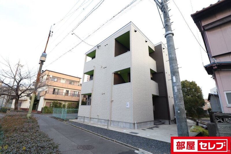 【幸鶴邸の建物外観】