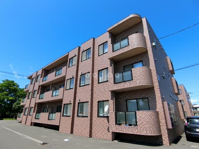 札幌市北区あいの里三条のマンションの建物外観