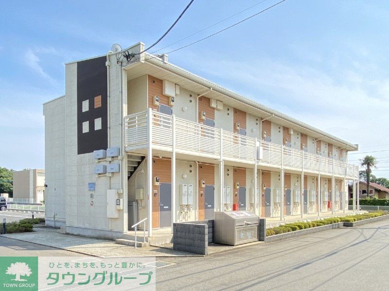 【成田市本三里塚のアパートの建物外観】