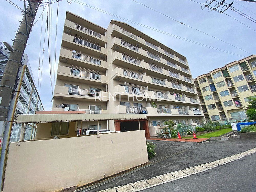 藤井寺市岡のマンションの建物外観