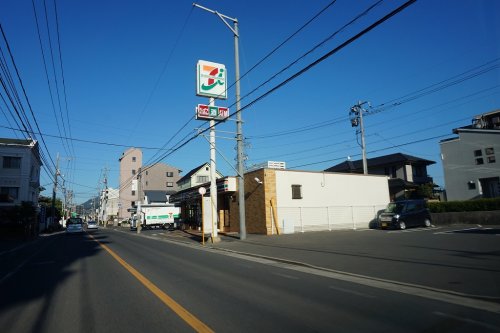 【広島市安佐南区緑井のアパートのコンビニ】