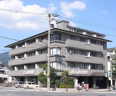 京都市左京区山端川端町のマンションの建物外観