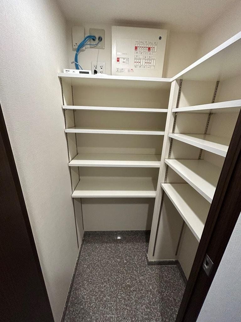 収納　シューズクローク