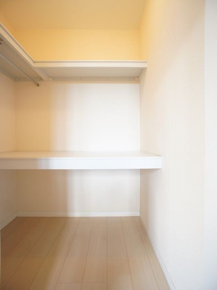 収納　たくさん収納できるウォークインクローゼットが付いています♪
