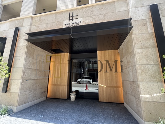 エントランス　THE WEAVE MINAMI SEMBA　エントランス