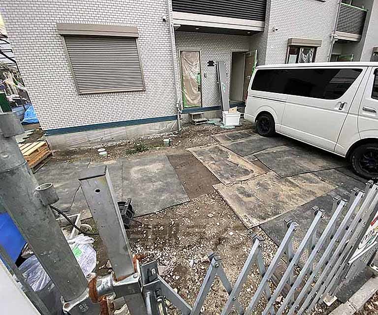 駐車場　建築中写真