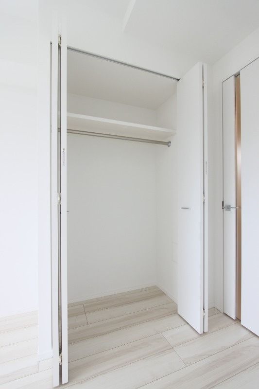 収納　（別タイプ参考写真）レアライズ志茂　北区志茂3