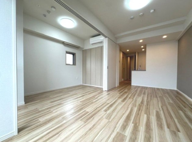 居室・リビング　※別部屋の参考写真です。