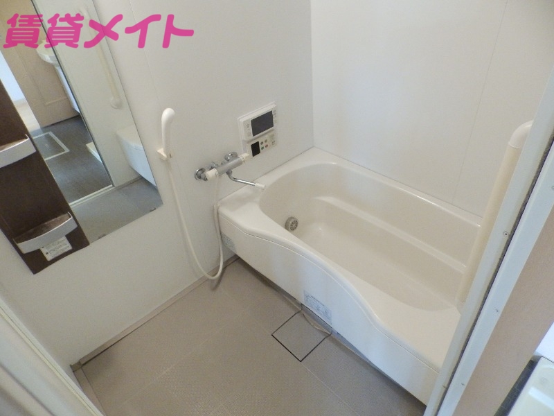 バス・シャワールーム　同型参考写真