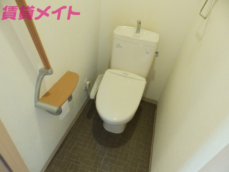 トイレ　同型参考写真