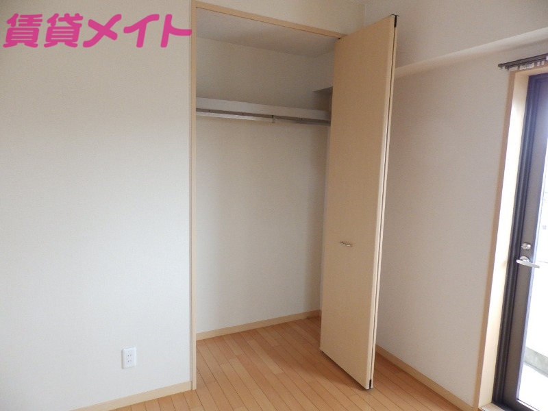 収納　同型参考写真