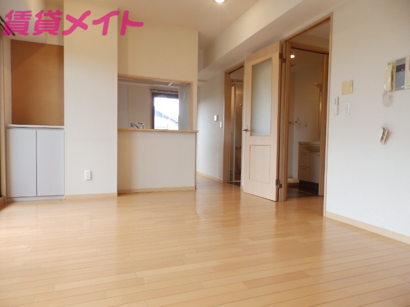 居室・リビング　同型参考写真