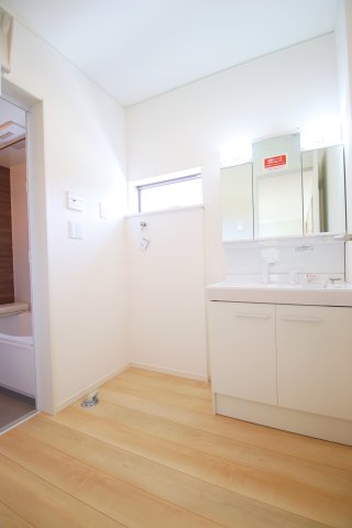 洗面設備　※同建築会社の別建物の内装写真となります。 ※あくまで参考イ