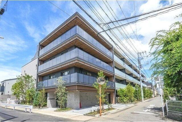 建物外観　オートロック完備