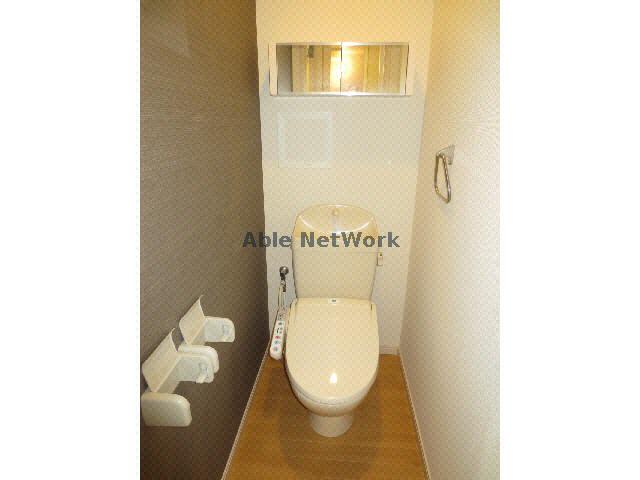 トイレ　温水洗浄便座