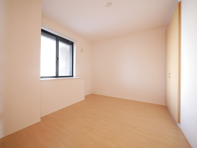 その他部屋・スペース　★洋室もフローリングが綺麗ですね★