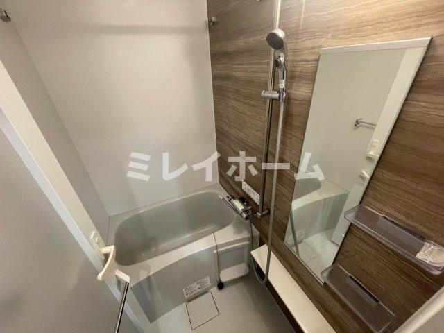 バス・シャワールーム　同建物内別のお部屋の参考写真になります。