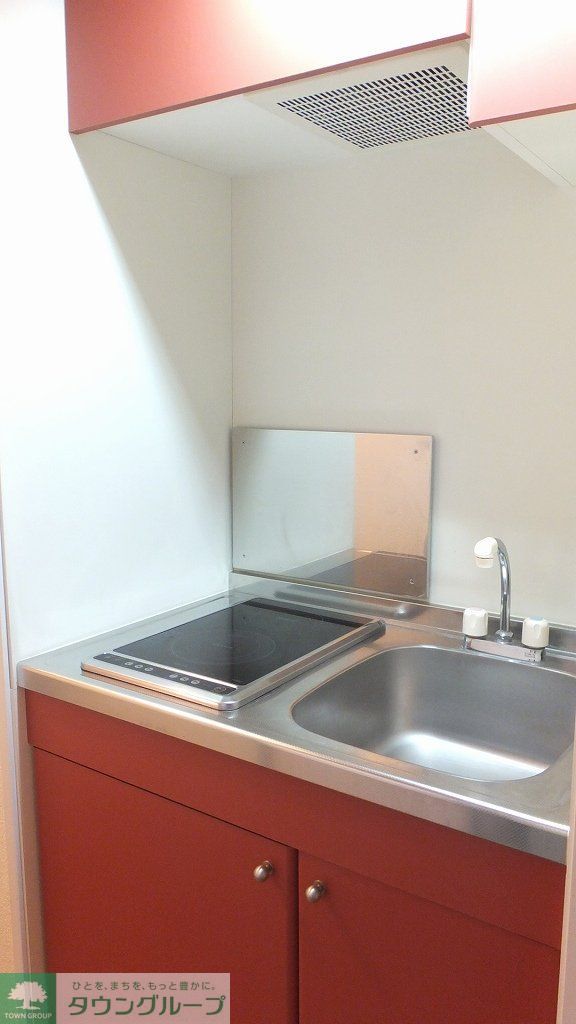 キッチン　2口の電気コンロ付き