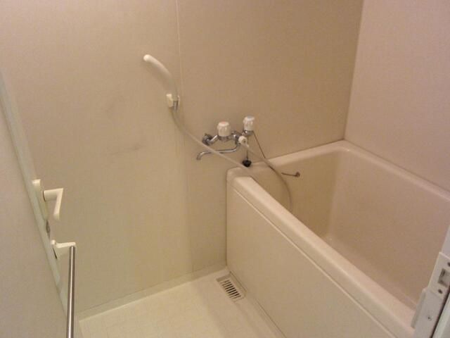 バス・シャワールーム　きれいなお風呂です