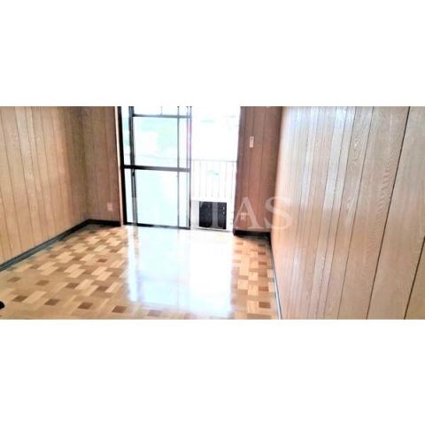 居室・リビング　同物件別部屋